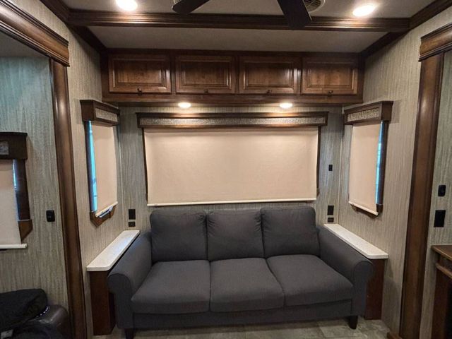 2018 Heartland Big Country Fifth Wheel - Image 8