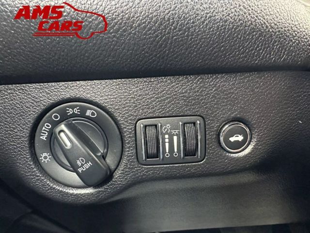 2019 Dodge Challenger - Image 31