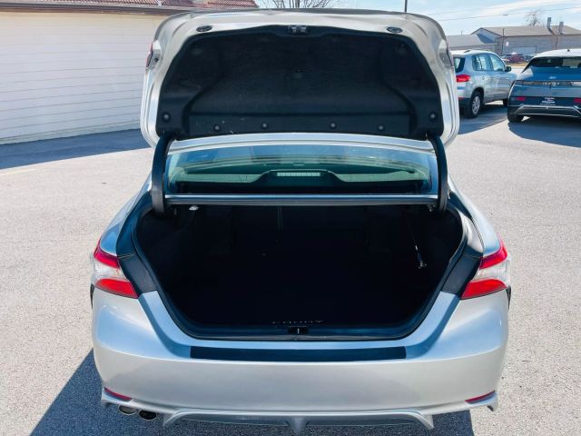 2018 Toyota Camry Hybrid - Image 14