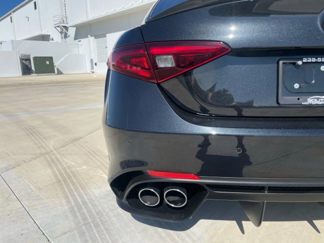 2021 Alfa Romeo Giulia - Image 24