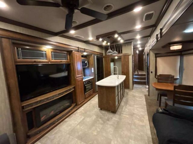 2018 Heartland Big Country Fifth Wheel - Image 20