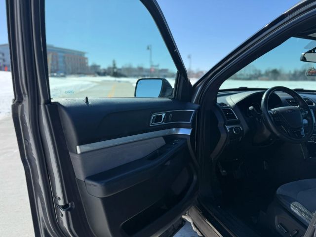 2017 Ford Explorer - Image 9