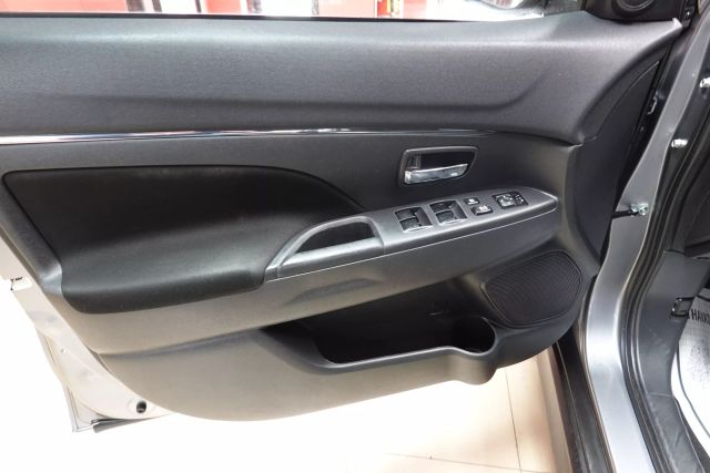 2020 Mitsubishi Outlander Sport - Image 9