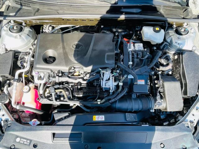 2018 Toyota Camry Hybrid - Image 11