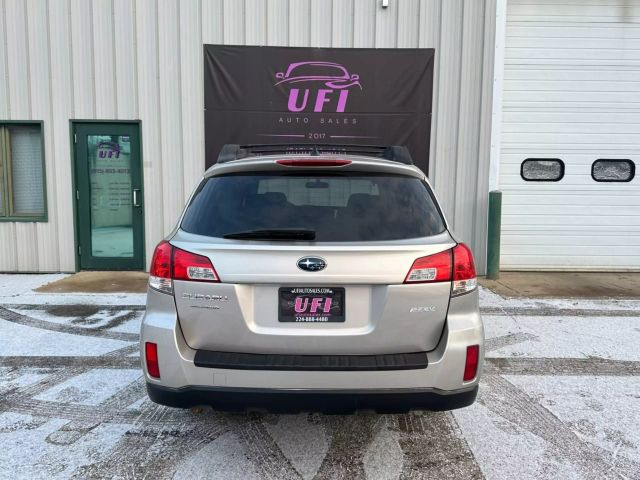 2014 Subaru Outback - Image 12