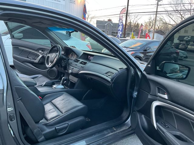 2009 Honda Accord - Image 12