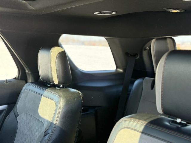 2017 Ford Explorer - Image 21