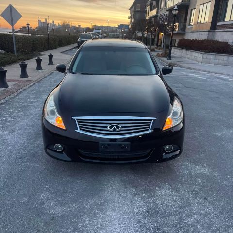 2013 Infiniti G37x Sedan 4d - Image 2