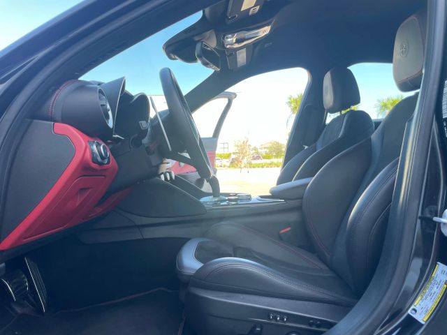 2021 Alfa Romeo Giulia - Image 76