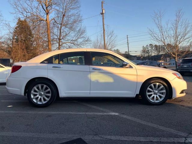 2013 CHRYSLER 200 SEDAN WHITE AUTOMATIC - Peach State Motors