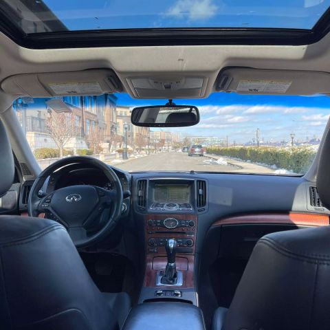 2009 Infiniti G37x Sedan 4d - Image 17