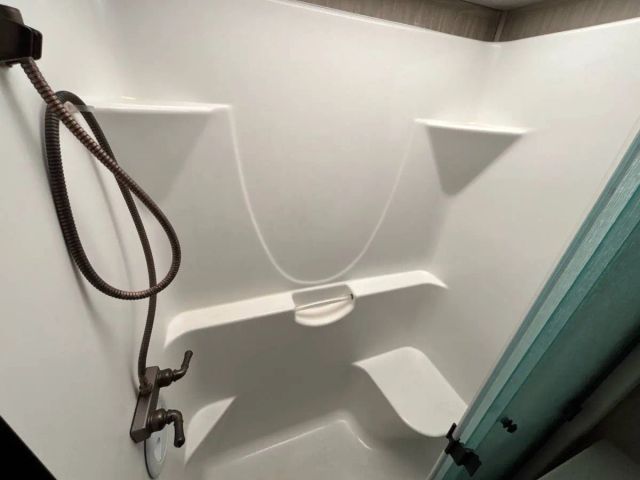 2018 Heartland Big Country Fifth Wheel - Image 24