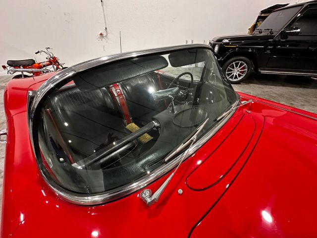 1962 Chevrolet Corvette - Image 25