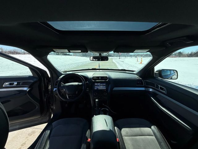 2017 Ford Explorer - Image 16