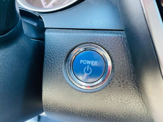 2018 Toyota Camry Hybrid - Image 34
