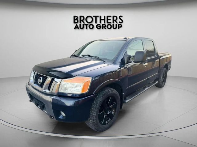 2010 Nissan Titan Crew Cab - Image 5