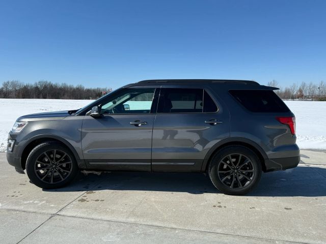 2017 Ford Explorer - Image 4