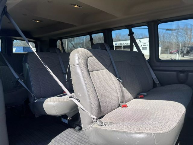 2022 Chevrolet Express 3500 Passenger - Image 10
