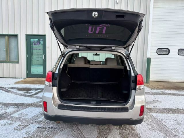 2014 Subaru Outback - Image 19