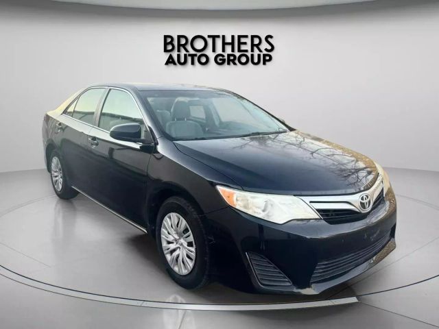 2012 Toyota Camry - Image 2