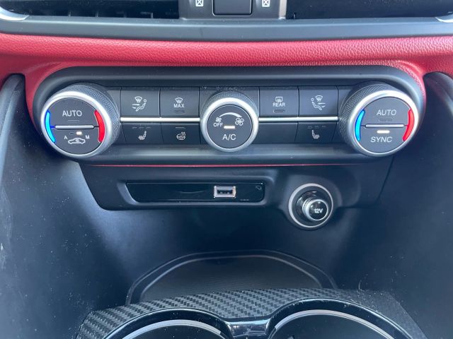2021 Alfa Romeo Giulia - Image 93