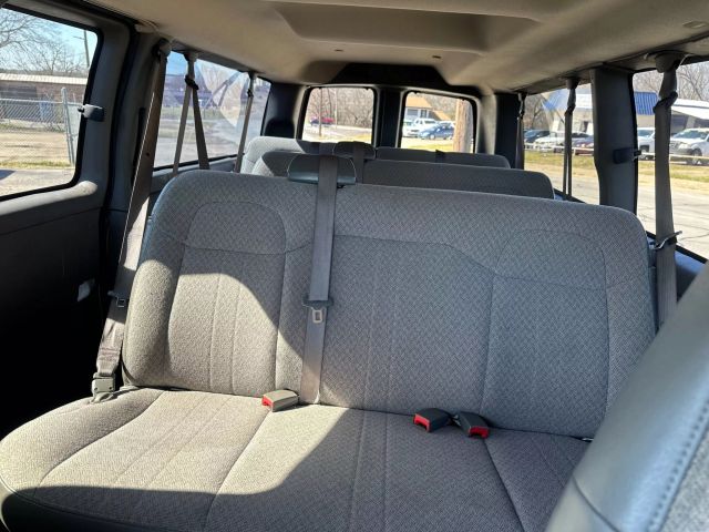 2022 Chevrolet Express 3500 Passenger - Image 9