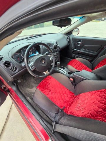 2007 Pontiac Grand Prix - Image 13
