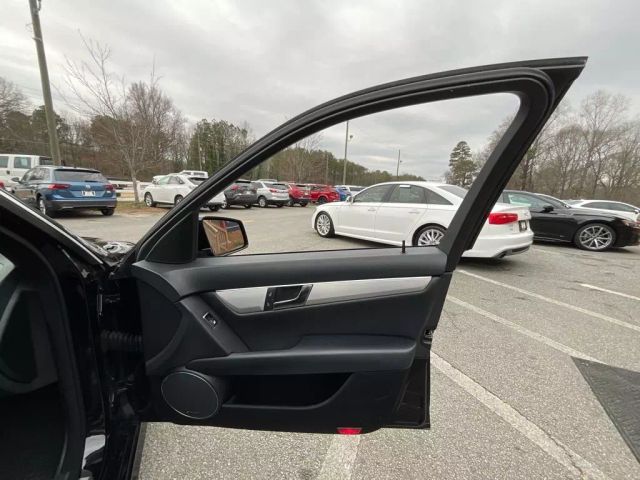 2013 MERCEDES-BENZ C-CLASS SEDAN BLACK AUTOMATIC - Peach State Motors
