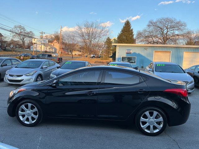 2013 Hyundai Elantra - Image 3
