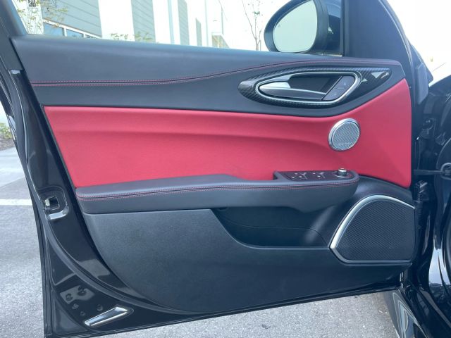 2021 Alfa Romeo Giulia - Image 74