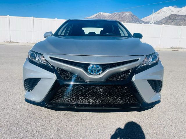 2018 Toyota Camry Hybrid - Image 3