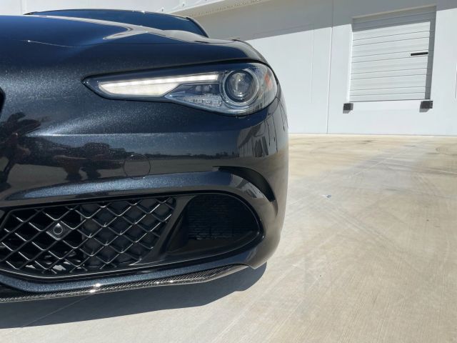 2021 Alfa Romeo Giulia - Image 46