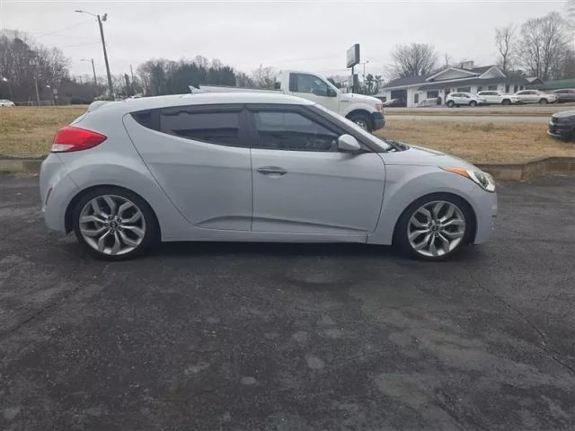 2014 Hyundai Veloster - Image 4