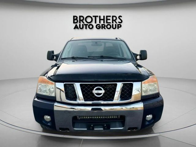 2010 Nissan Titan Crew Cab - Image 3