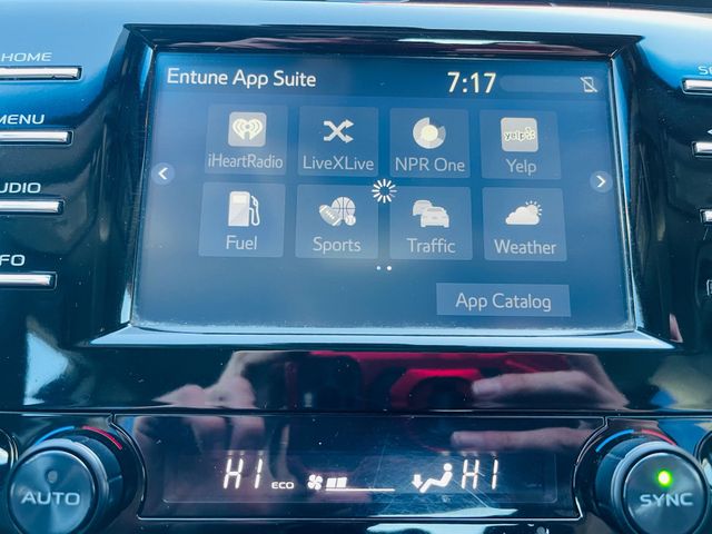 2018 Toyota Camry Hybrid - Image 38