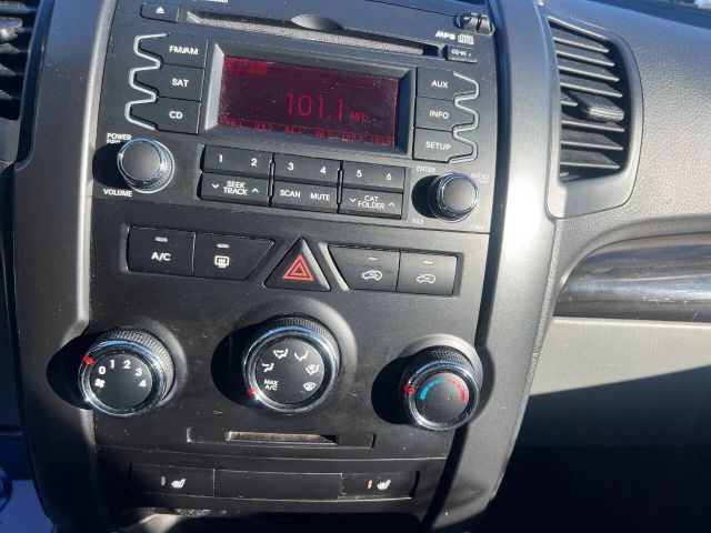 2011 Kia Sorento - Image 21