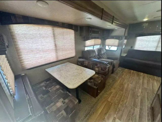 2016 Sporttrek Venture - Image 11