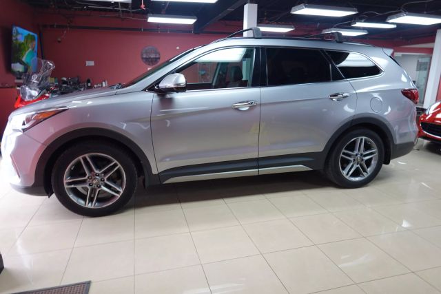 2017 Hyundai Santa Fe - Image 3