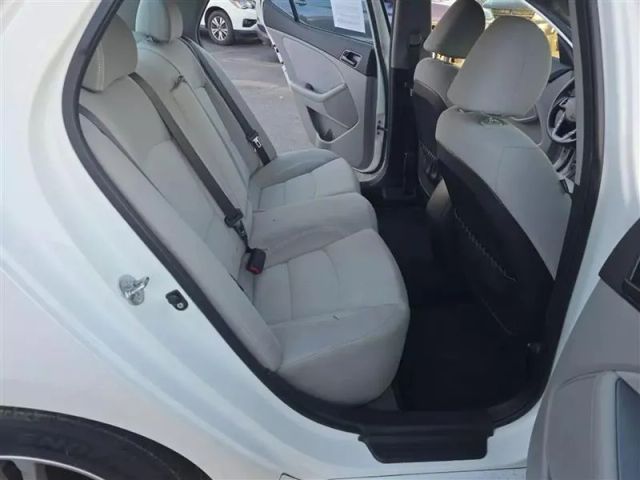 2013 Kia Optima - Image 18