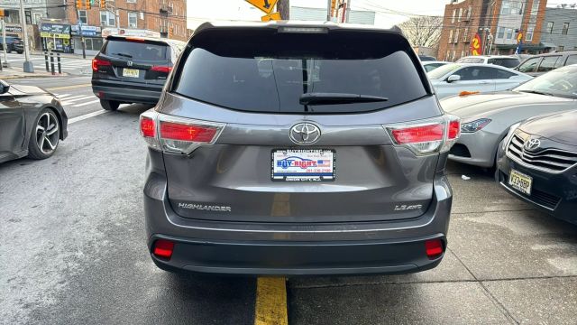 2015 TOYOTA HIGHLANDER SUV V6, 3.5 LITER LE SPORT UTILITY 4D
