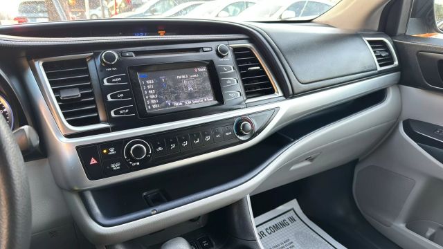 2015 TOYOTA HIGHLANDER SUV V6, 3.5 LITER LE SPORT UTILITY 4D
