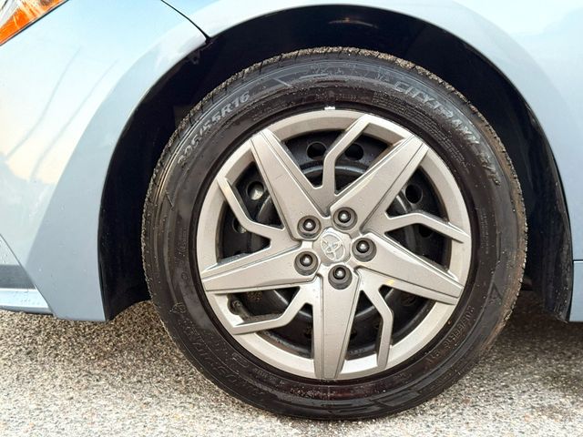 2024 Toyota Corolla - Image 31