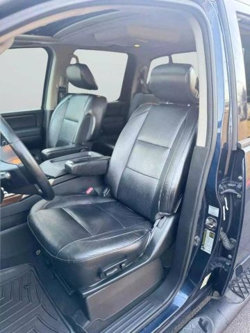 2010 Nissan Titan Crew Cab - Image 13