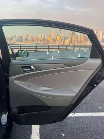 2014 Hyundai Sonata Gls Sedan 4d - Image 25