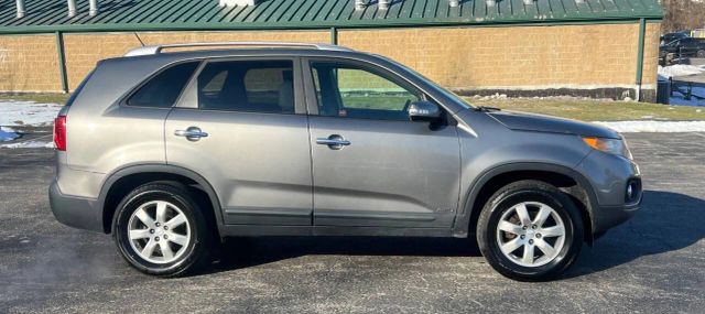 2011 Kia Sorento - Image 2