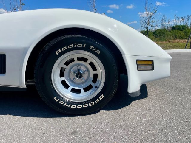 1980 Chevrolet Corvette - Image 9