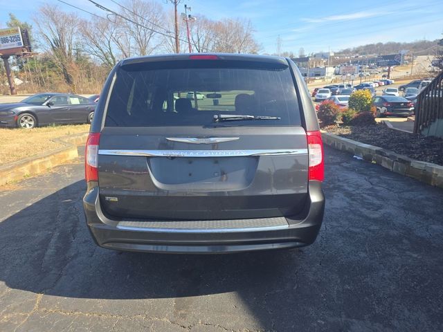 2012 Chrysler Town & Country - Image 6