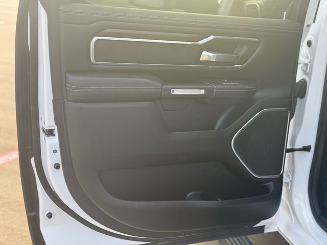 2022 Ram 1500 Crew Cab - Image 23