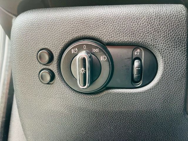 2015 Mini Hardtop 4 Door - Image 29