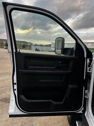 2022 Ram 5500 Crew Cab & Chassis - Image 17
